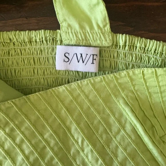 S/W/F A symmetrical crop top - Picture 3 of 5